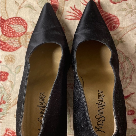 Yves Saint Laurent Elegant Black Heels - Picture 7 of 8